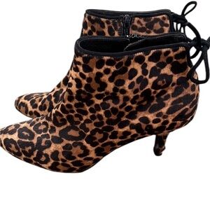 Stuart Weitzman size 10 black & Tan animal print ankle boots, kitten heel